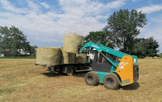 Nakládka a odvoz balíků slámy – Otrokovice