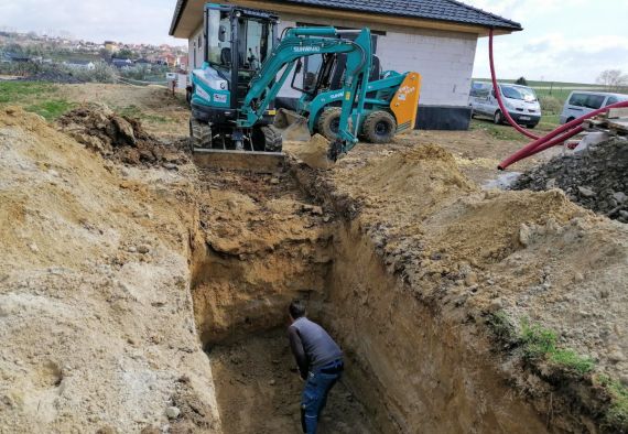 Výkop sklepa včetně odvozu zeminy - Uherský Brod